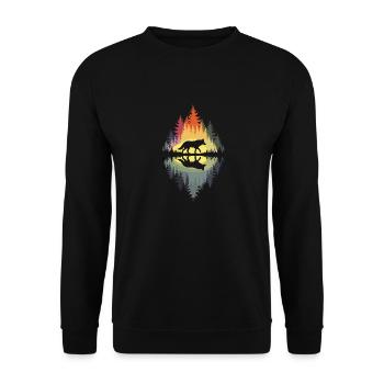 Mystischer Wolf Im Sonnenuntergang Spiegelbild - Unisex Pullover - Schwarz - Vorne - Alina (178cm) & Michal (187cm)