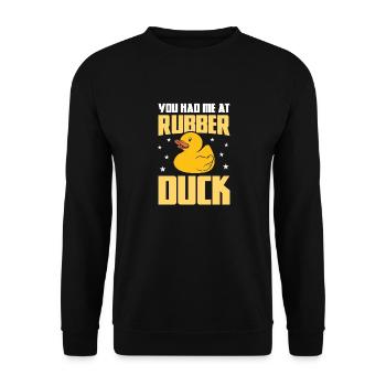 You Had Me At Rubber Duck - Gummientchen Enten - Unisex Pullover - Schwarz - Vorne - Alina (178cm) & Michal (187cm)