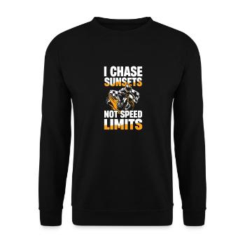 Ich Jage Sonnenuntergänge Nicht - Unisex Pullover - Schwarz - Vorne - Alina (178cm) & Michal (187cm)