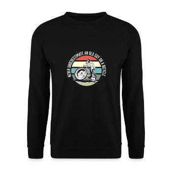 Never Underestimate An Old Guy on a Bicycle - Unisex Pullover - Schwarz - Vorne - Alina (178cm) & Michal (187cm)
