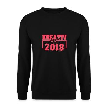 seit 2018 - Unisex Pullover - Schwarz - Vorne - Alina (178cm) & Michal (187cm)