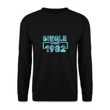 1982 1982 - Unisex Pullover - Schwarz - Vorne - Alina (178cm) & Michal (187cm)