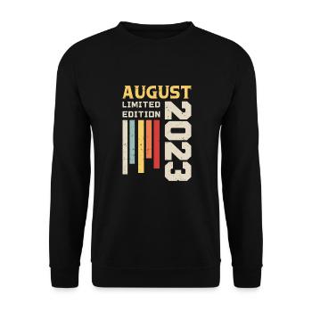 August 2023 - Geburtstagsgeschenk August 2023 August - Unisex Pullover - Schwarz - Vorne - Alina (178cm) & Michal (187cm)