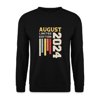 August 2024 - Geburtstagsgeschenk August 2024 August - Unisex Pullover - Schwarz - Vorne - Alina (178cm) & Michal (187cm)