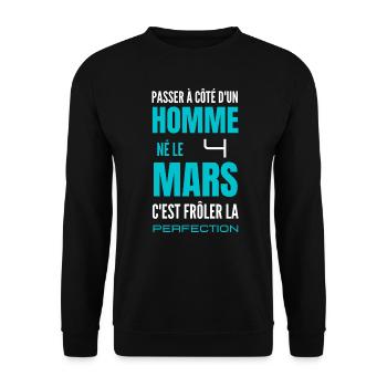 Anniversaire homme né le 4 mars - Sweat-shirt Unisexe - noir - Devant - Alina (178cm) & Michal (187cm)