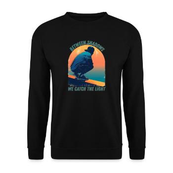 Zwischen Licht und Schatten - Unisex Pullover - Schwarz - Vorne - Alina (178cm) & Michal (187cm)
