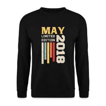 Mai 2018 - Geburtstagsgeschenk geboren im Mai 2018 Mai - Unisex Pullover - Schwarz - Vorne - Alina (178cm) & Michal (187cm)