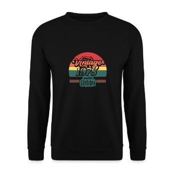 Vintage 1978 Limited Edition - Unisex Sweatshirt - black - Front - Alina (178cm) & Michal (187cm)