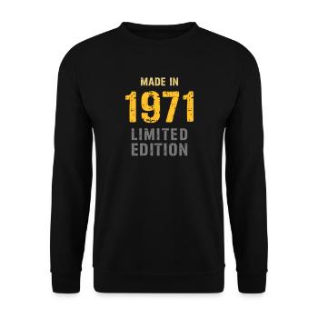 Made in 1971 - Born in 1971 - Unisex Sweatshirt - black - Front - Alina (178cm) & Michal (187cm)