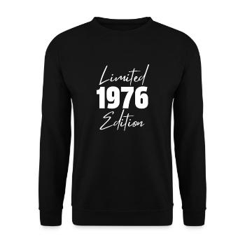 1976 Limited Edition - Unisex Pullover - Schwarz - Vorne - Alina (178cm) & Michal (187cm)