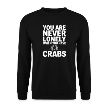 you_are_never_lonely_when_you_have_crabs_white - Unisex Pullover - Schwarz - Vorne - Alina (178cm) & Michal (187cm)