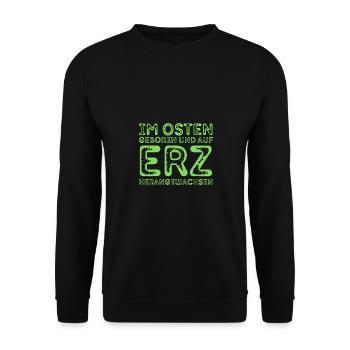 Im Osten geboren auf Erz herangewachsen DDR Shirt - Unisex Pullover - Schwarz - Vorne - Alina (178cm) & Michal (187cm)