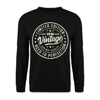 Jahrgang 2010 Geschenk 2010 Retro Geburtstag 2010 - Unisex Pullover - Schwarz - Vorne - Alina (178cm) & Michal (187cm)