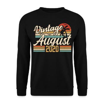 August 2020 Jubiläum 2020 - August Legends Geschenk - Unisex Pullover - Schwarz - Vorne - Alina (178cm) & Michal (187cm)