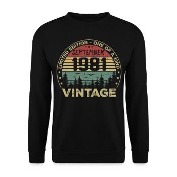 September 1981 Vintage Birthday Gift 1981 - Unisex Sweatshirt - black - Front - Alina (178cm) & Michal (187cm)