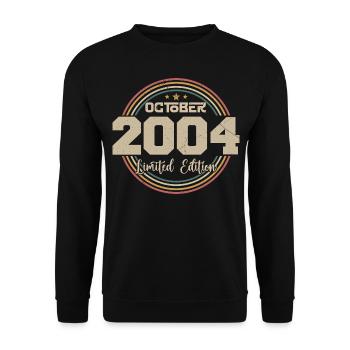 Born in October 2004 Retro Anniversary October 2004 - Unisex Sweatshirt - black - Front - Alina (178cm) & Michal (187cm)