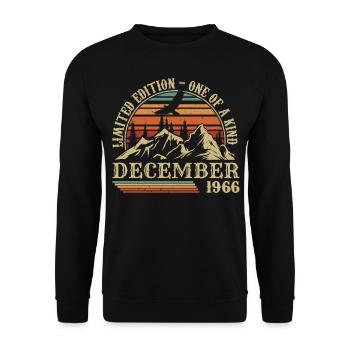 Vintage Décembre 1966, Génial Depuis Décembre 1966 - Sweat-shirt Unisexe - noir - Devant - Alina (178cm) & Michal (187cm)