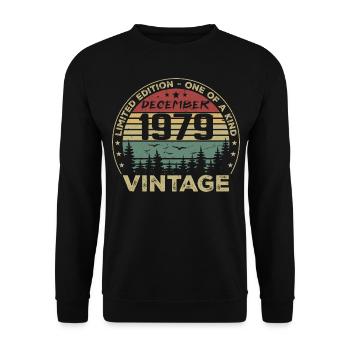 Retro Vintage December 1979 Birthday Gift - Unisex Sweatshirt - black - Front - Alina (178cm) & Michal (187cm)