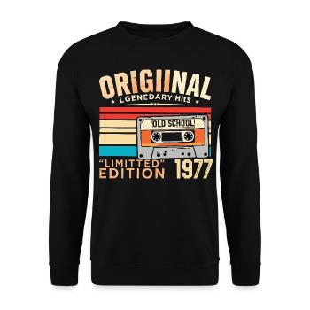 Original 1977, Legendary since 1977 Vintage 1977 - Unisex Sweatshirt - black - Front - Alina (178cm) & Michal (187cm)
