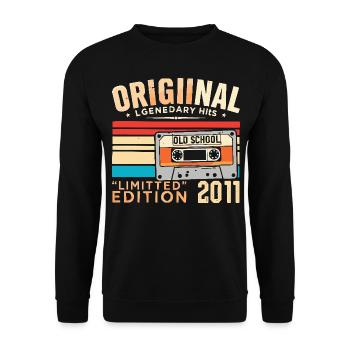 Original 2011, Legendary since 2011 Vintage 2011 - Unisex Sweatshirt - black - Front - Alina (178cm) & Michal (187cm)