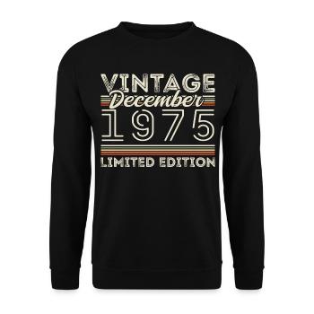 Vintage December 1975 - 50th Anniversary December - Unisex Sweatshirt - black - Front - Alina (178cm) & Michal (187cm)