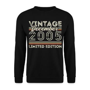 Vintage December 2005 - 20th Anniversary December - Unisex Sweatshirt - black - Front - Alina (178cm) & Michal (187cm)