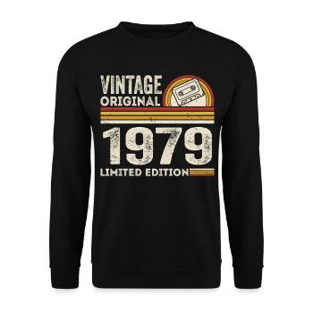 Vintage 1979 Cassette 1979 - 46th Anniversary 1979 - Unisex Sweatshirt - black - Front - Alina (178cm) & Michal (187cm)