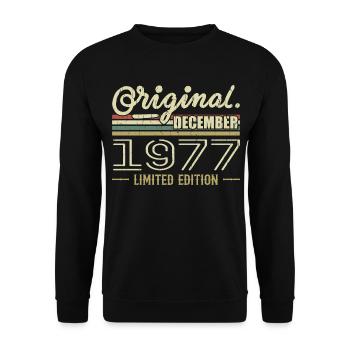 December 1977 Birthday December 1977 December - Unisex Sweatshirt - black - Front - Alina (178cm) & Michal (187cm)