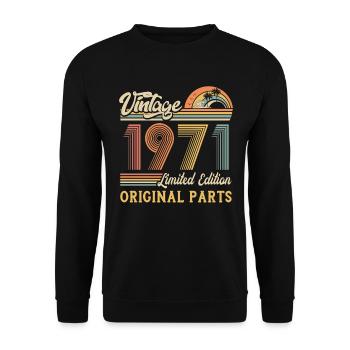 Vintage 1971 limited edition original parts - Unisex Sweatshirt - black - Front - Alina (178cm) & Michal (187cm)