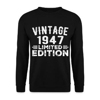 Year of birth 1947 Year of birth 1947 vintage - Unisex Sweatshirt - black - Front - Alina (178cm) & Michal (187cm)