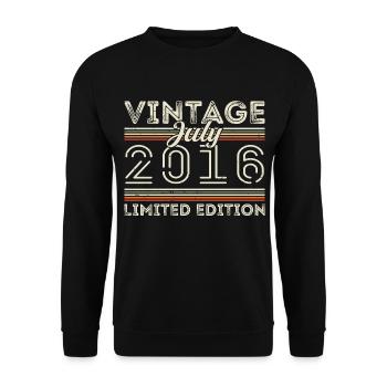 Juli 2016 Juli Geburtstagsgeschenk Juli 2016 - Unisex Pullover - Schwarz - Vorne - Alina (178cm) & Michal (187cm)