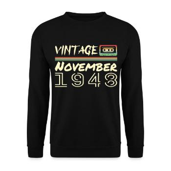 legendär seit November 1948 - November 1948 - Unisex Pullover - Schwarz - Vorne - Alina (178cm) & Michal (187cm)