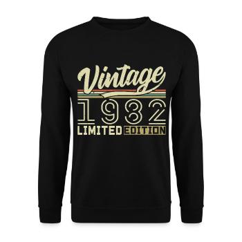 Legend since 1982 Born 1982 Birthday 42 years old - Unisex Sweatshirt - black - Front - Alina (178cm) & Michal (187cm)
