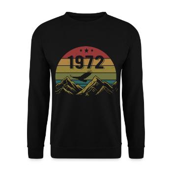 1972 Jahrgang Geburtstag 1972 Retro Geschenkidee - Unisex Pullover - Schwarz - Vorne - Alina (178cm) & Michal (187cm)