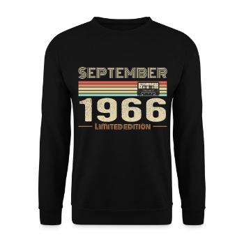 September 1966 Vintage Anniversary September 1966 - Unisex Sweatshirt - black - Front - Alina (178cm) & Michal (187cm)