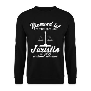 Als Juristin ist man verdammt nah dran - Unisex Pullover - Schwarz - Vorne - Alina (178cm) & Michal (187cm)