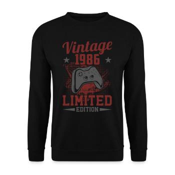 Zocker Videospiel Geburtstag Gamer Geboren In 1986 - Unisex Pullover - Schwarz - Vorne - Alina (178cm) & Michal (187cm)