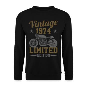 Biker Motorradfahrer Motorrad Geboren In 1974 - Unisex Pullover - Schwarz - Vorne - Alina (178cm) & Michal (187cm)
