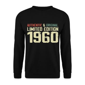 1960 Geburtstagsgeschenk 1960 Jahrgang 1960er Retro - Unisex Pullover - Schwarz - Vorne - Alina (178cm) & Michal (187cm)