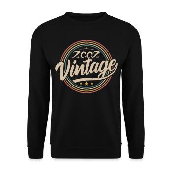 2002 Vintage 2002 Geburtstagsgeschenk - Retro Stil 2002 - Unisex Pullover - Schwarz - Vorne - Alina (178cm) & Michal (187cm)