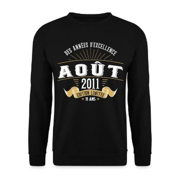 11 Ans Anniversaire Vintage Né(e) en Août 2011 - Sweat-shirt Unisexe - noir - Devant - Alina (178cm) & Michal (187cm)