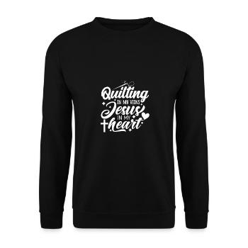 Quilting In My Veins Jesus In My Heart Crocheting - Unisex Pullover - Schwarz - Vorne - Alina (178cm) & Michal (187cm)