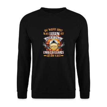 FW - Unbezahlbares getan - Unisex Pullover - Schwarz - Vorne - Alina (178cm) & Michal (187cm)