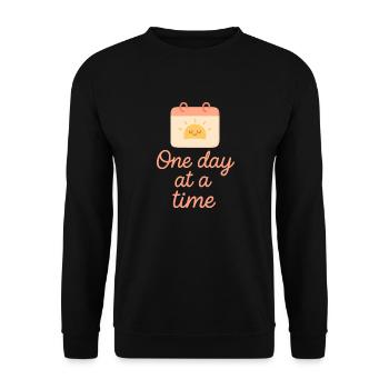 Un jour à la fois Calendrier et motivation - Sweat-shirt Unisexe - noir - Devant - Alina (178cm) & Michal (187cm)