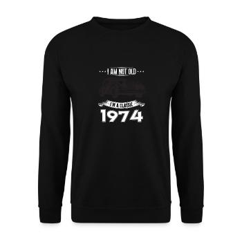Ich bin nicht alt Ich bin ein Klassiker Geboren 1974 - Unisex Pullover - Schwarz - Vorne - Alina (178cm) & Michal (187cm)