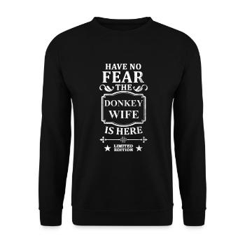 Hab keine Angst Die Esel Ehefrau ist hier - Unisex Pullover - Schwarz - Vorne - Alina (178cm) & Michal (187cm)