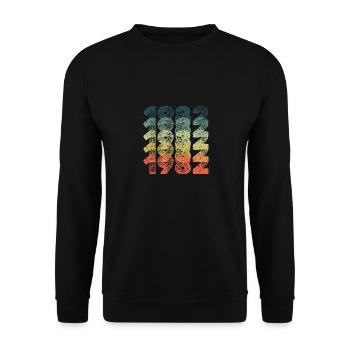 Jahr 1982 - Unisex Pullover - Schwarz - Vorne - Alina (178cm) & Michal (187cm)