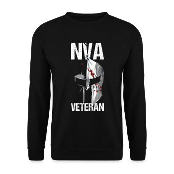 NVA Papa Veteran Helm Geschenk - Unisex Pullover - Schwarz - Vorne - Alina (178cm) & Michal (187cm)