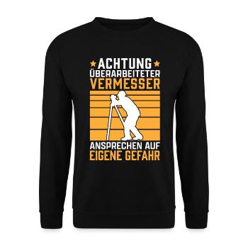 Überarbeiteter Vermessungstechniker Vermesser - Unisex Pullover - Schwarz - Vorne - Alina (178cm) & Michal (187cm)