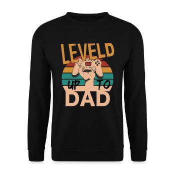 Leveld up to Dad Gaming Zocken - Unisex Pullover - Schwarz - Vorne - Alina (178cm) & Michal (187cm)